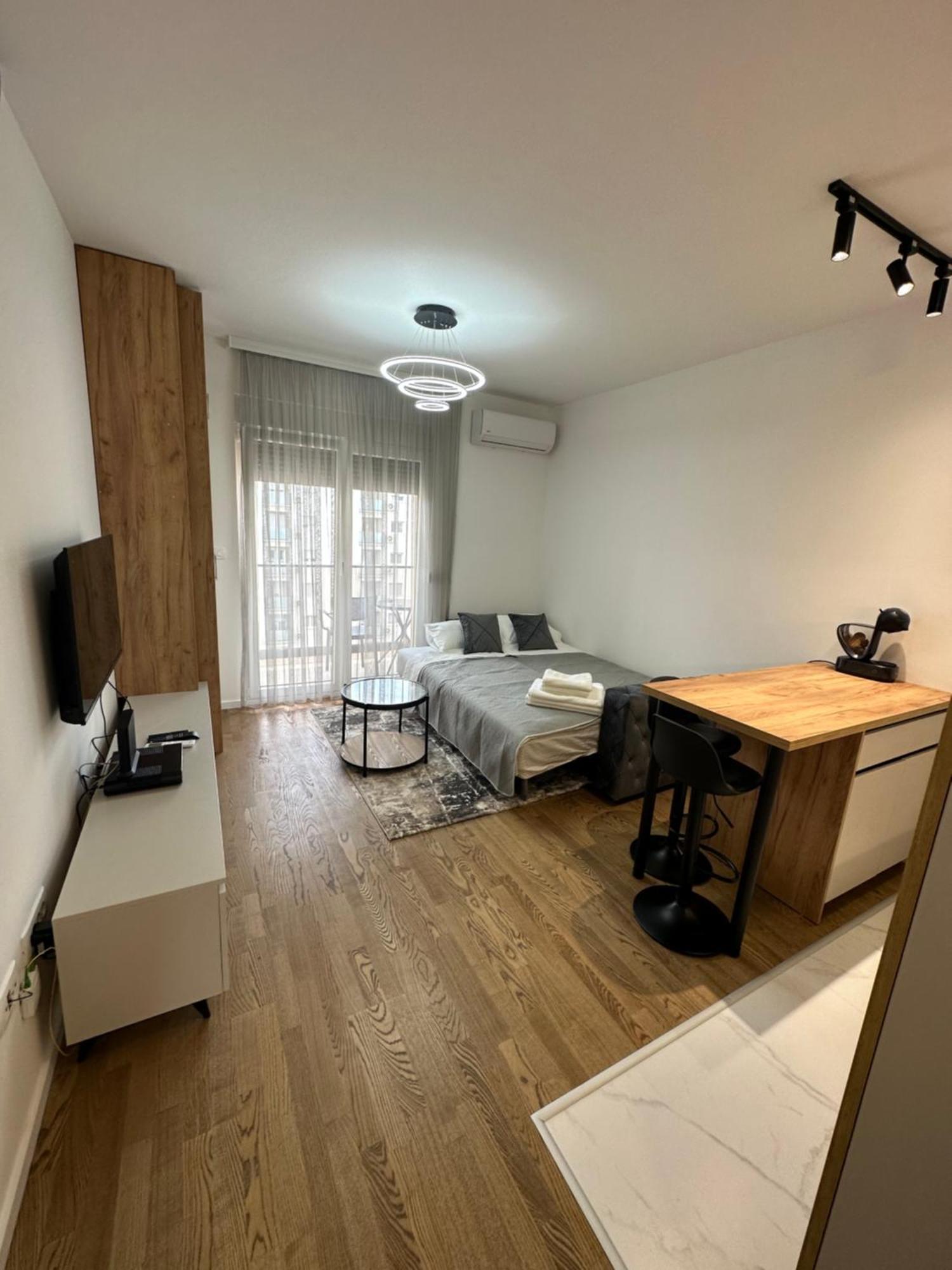 Luxury Apartments D&B Podgorica Exterior foto