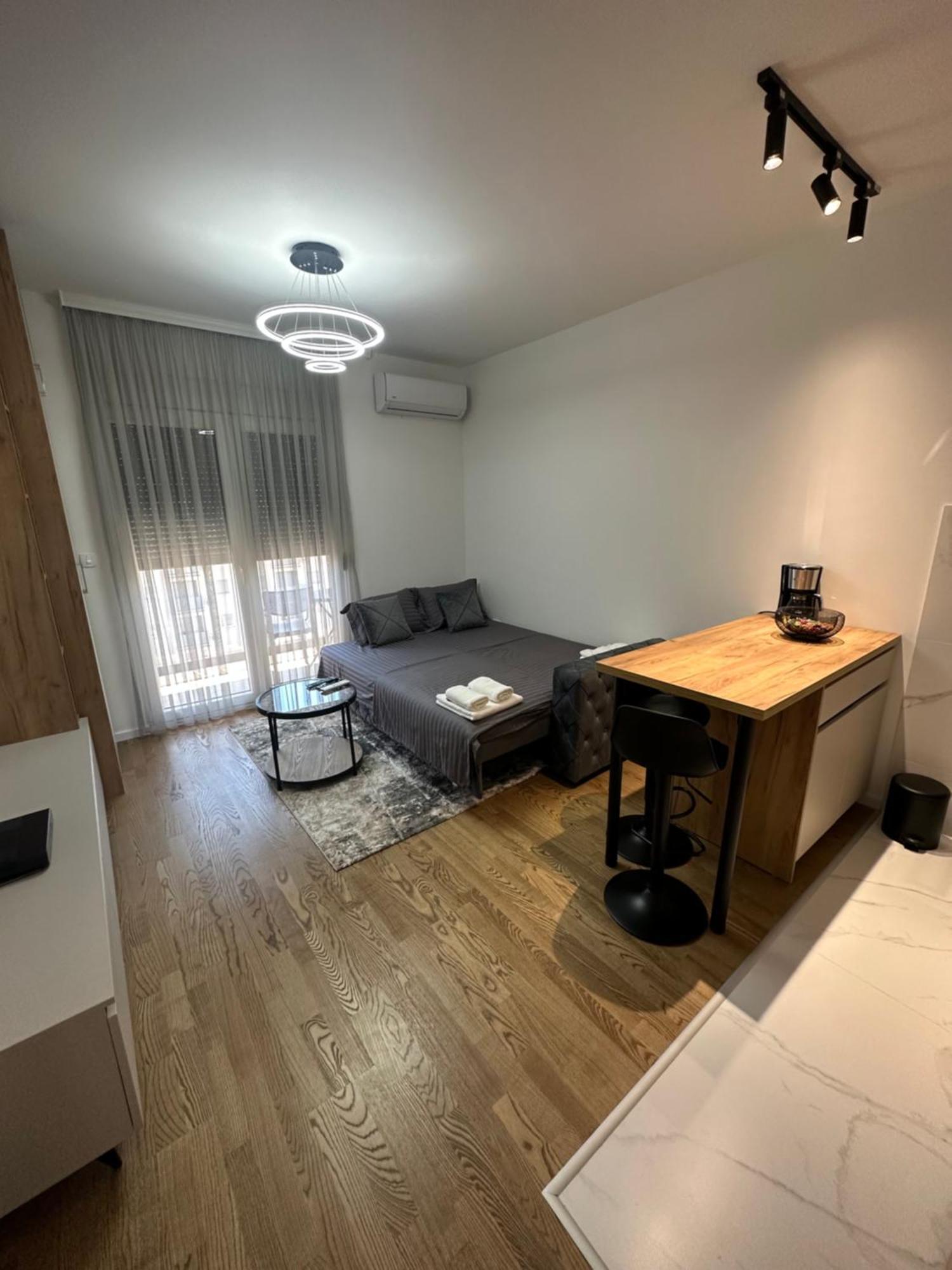 Luxury Apartments D&B Podgorica Exterior foto