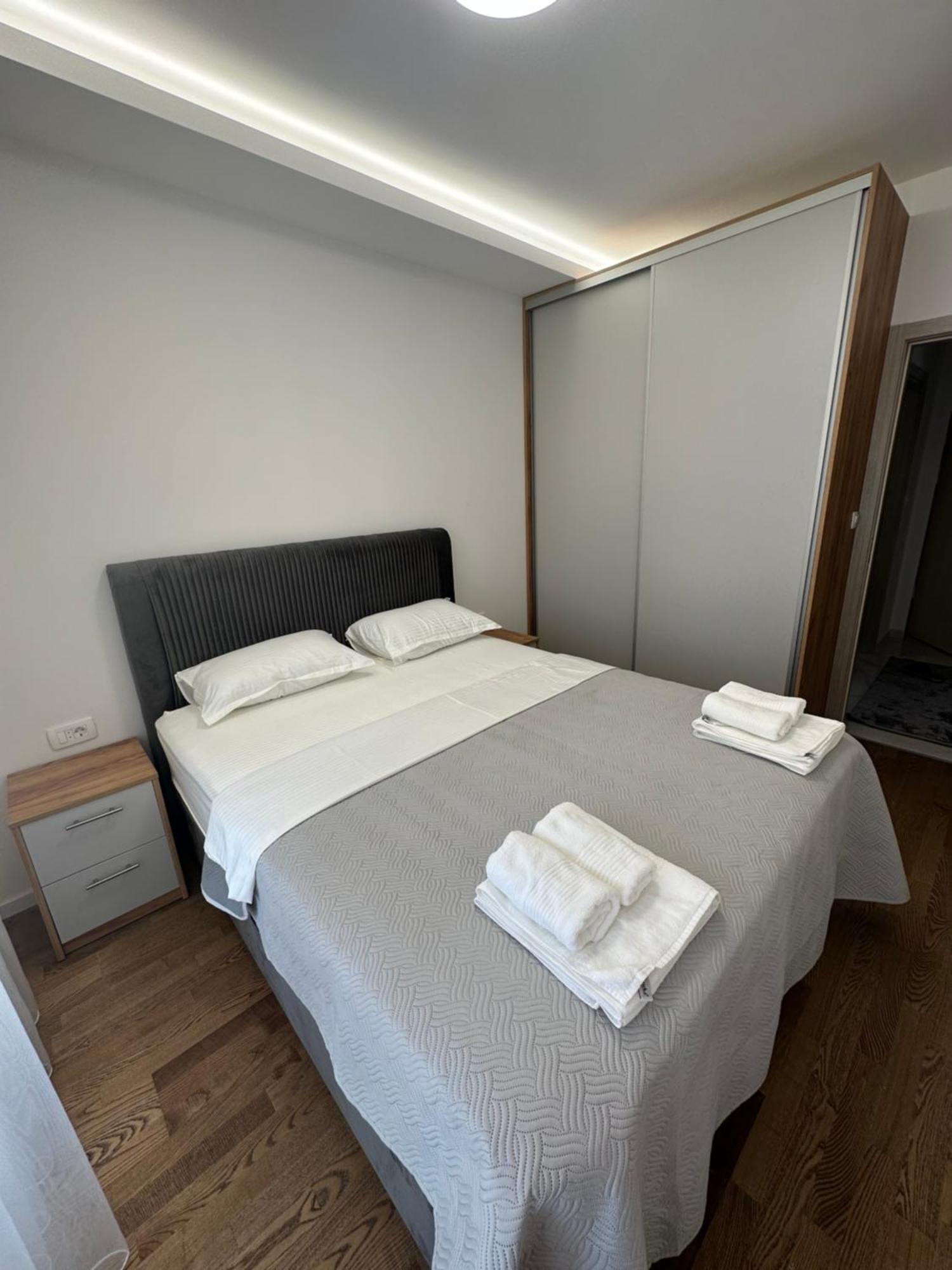 Luxury Apartments D&B Podgorica Exterior foto